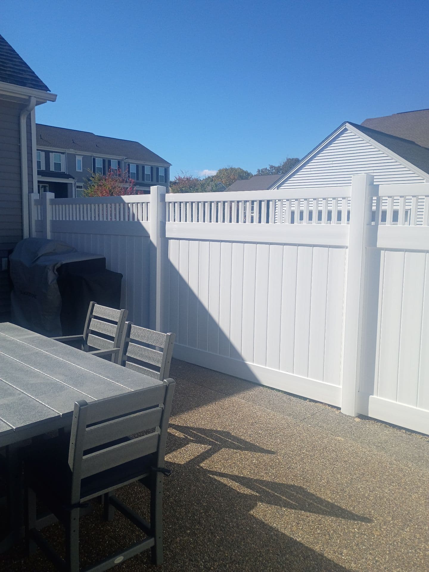 Gallery photos for Enhancing Privacy with a Vinyl Fence: Image #2
