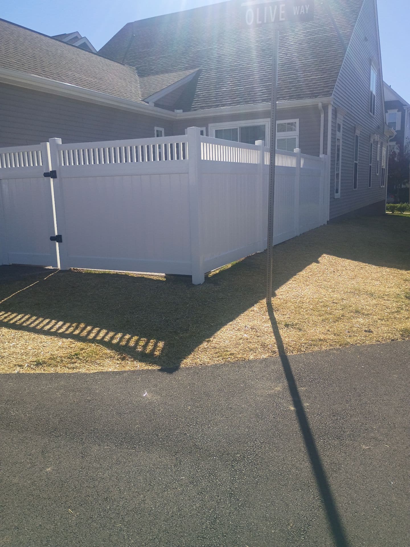 Gallery photos for Enhancing Privacy with a Vinyl Fence: Image #3