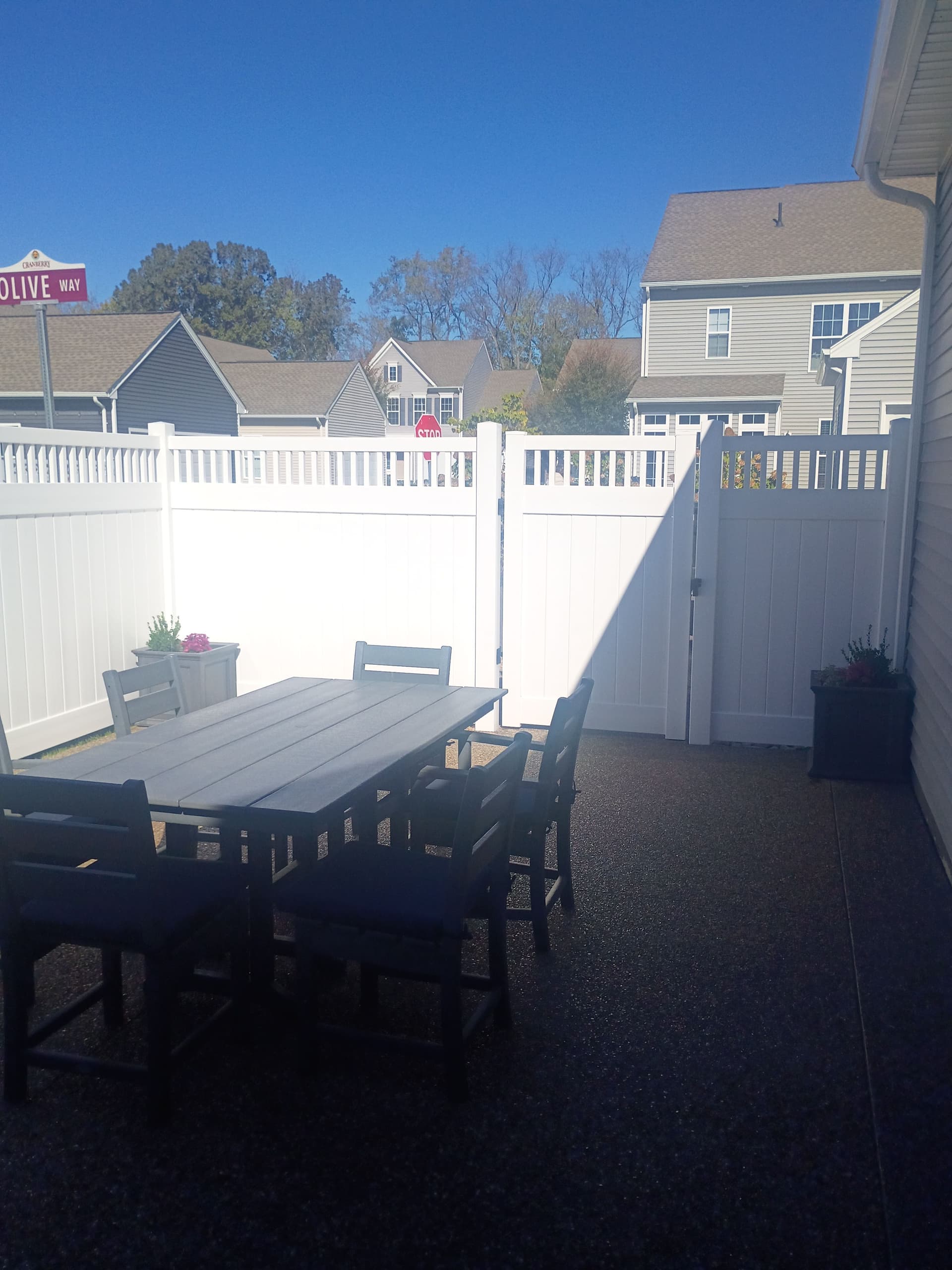 Gallery photos for Enhancing Privacy with a Vinyl Fence: Image #4