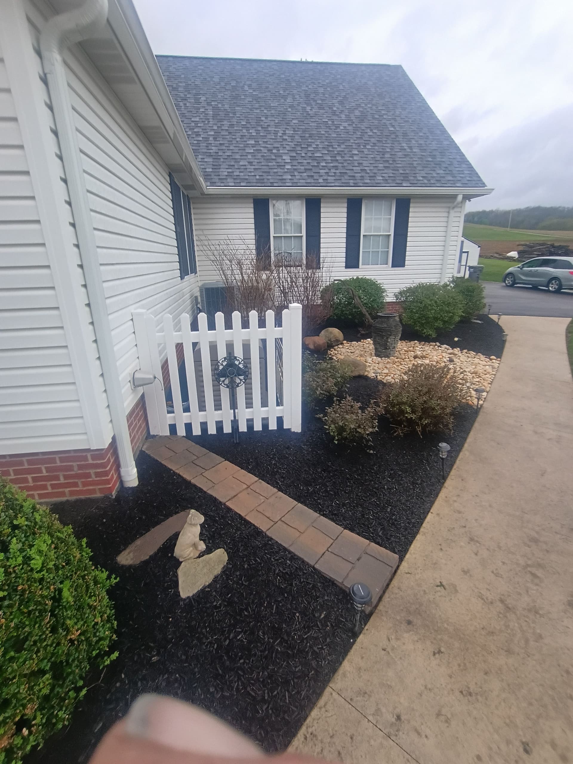 Gallery photos for Concrete, Vinyl Screening and Fresh Softscaping Done Right: Image #1