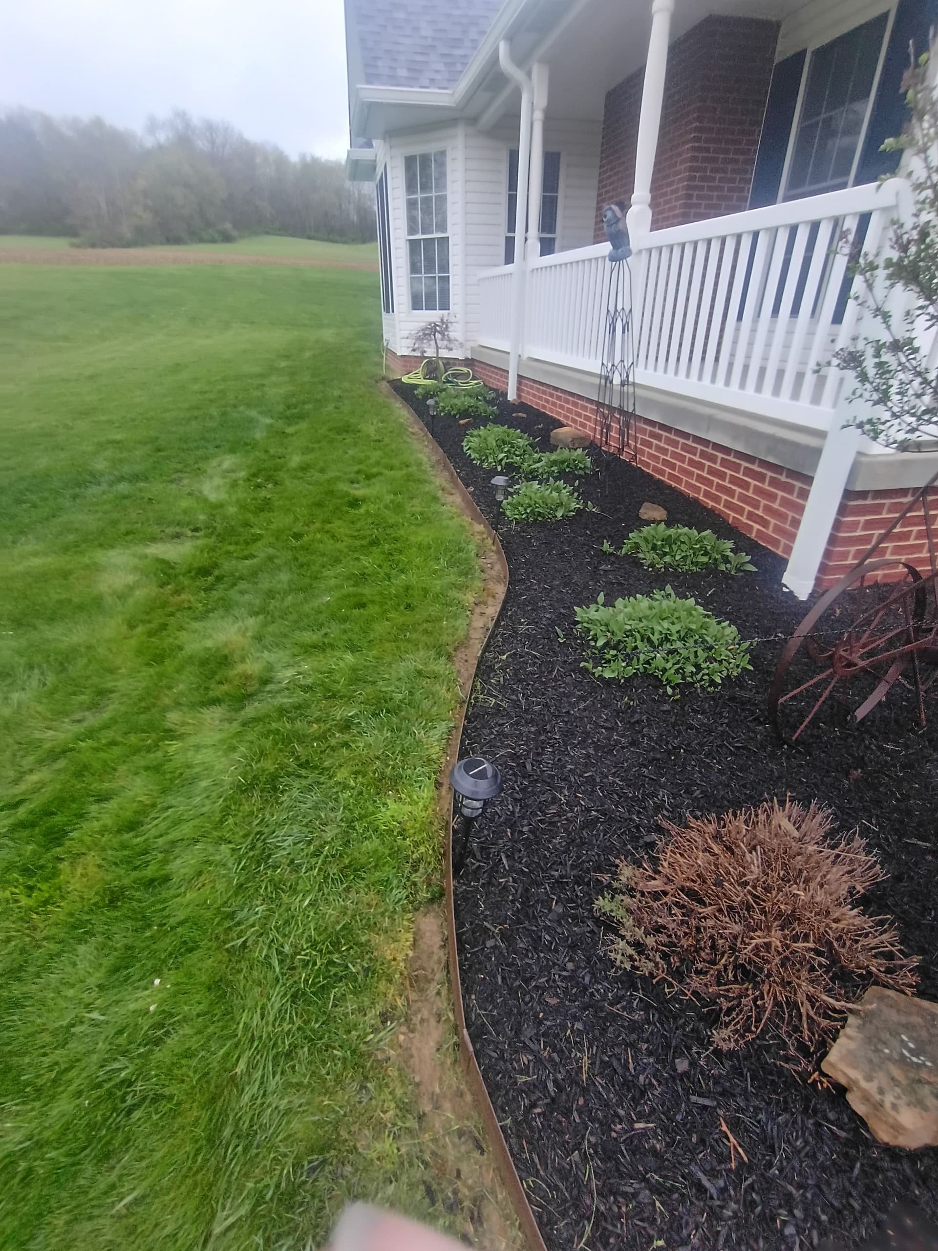 Gallery photos for Concrete, Vinyl Screening and Fresh Softscaping Done Right: Image #3