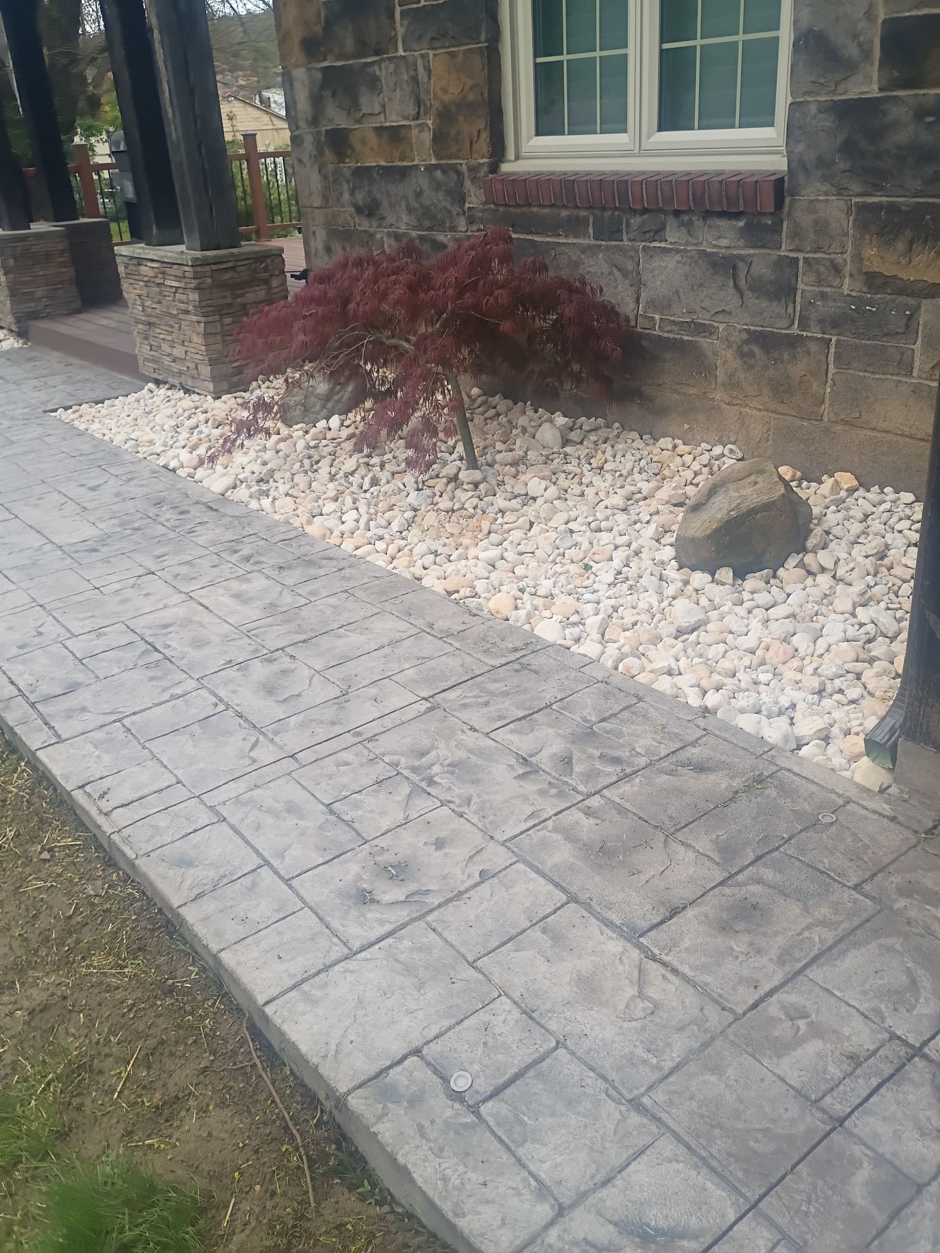 Gallery photos for Garden Bed Makeover with Holland Paver Borders and River Rock: Image #4